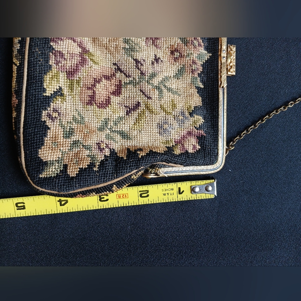 Elegant Vintage Handmade Floral Petite Point Embroidered Wristlet - Picture 5 of 8